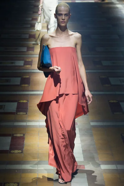 Look 29